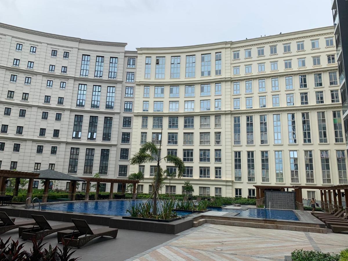 Eighty One Newport Boulevard Манила Экстерьер фото